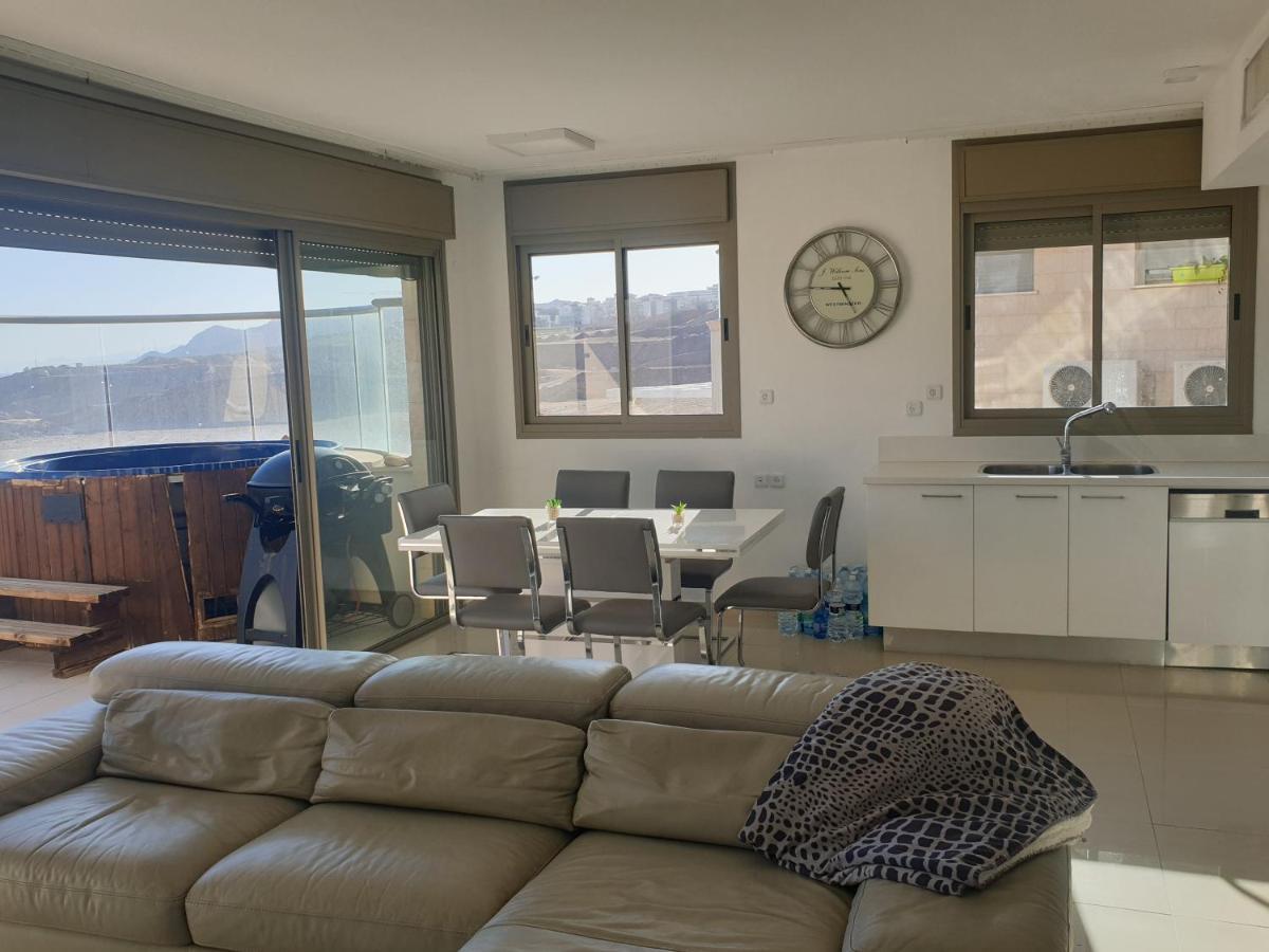 Luxury Exclusive Top Class Apartment On The Sea With Best Sea View And Jacuzzi רק למשפחות !!!! Eilat Ngoại thất bức ảnh